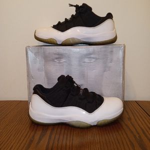 Jordan 11 Retro Low 'Tuxedo' Mens Size 8.5
